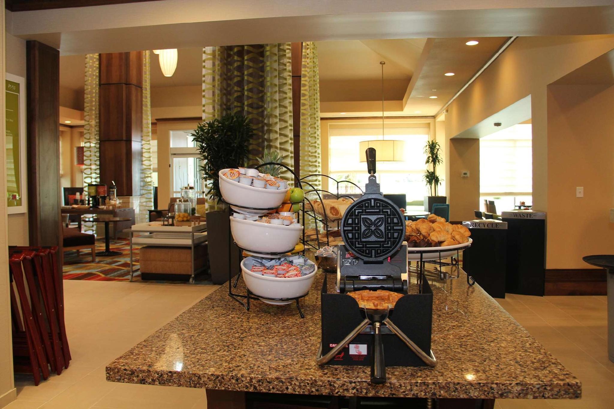 Hilton Garden Inn San Antonio/Rim Pass Drive Exterior photo