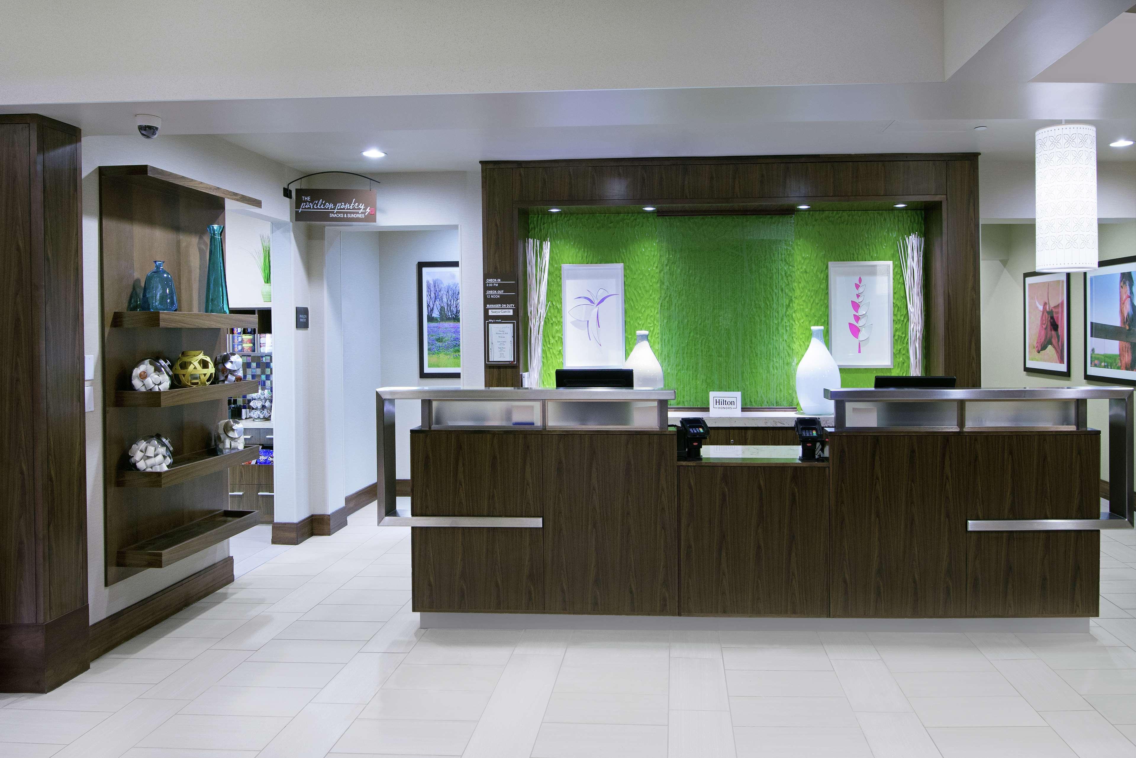 Hilton Garden Inn San Antonio/Rim Pass Drive Exterior photo