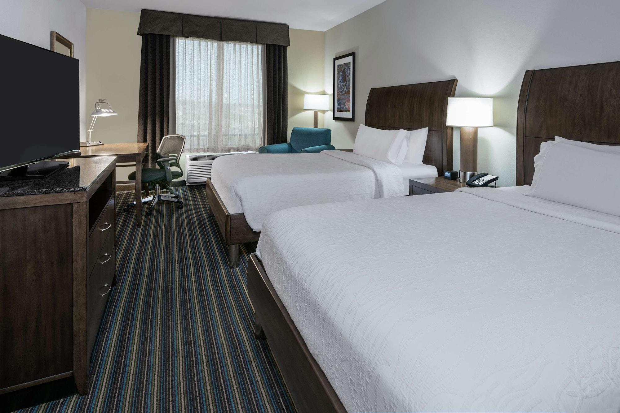 Hilton Garden Inn San Antonio/Rim Pass Drive Exterior photo