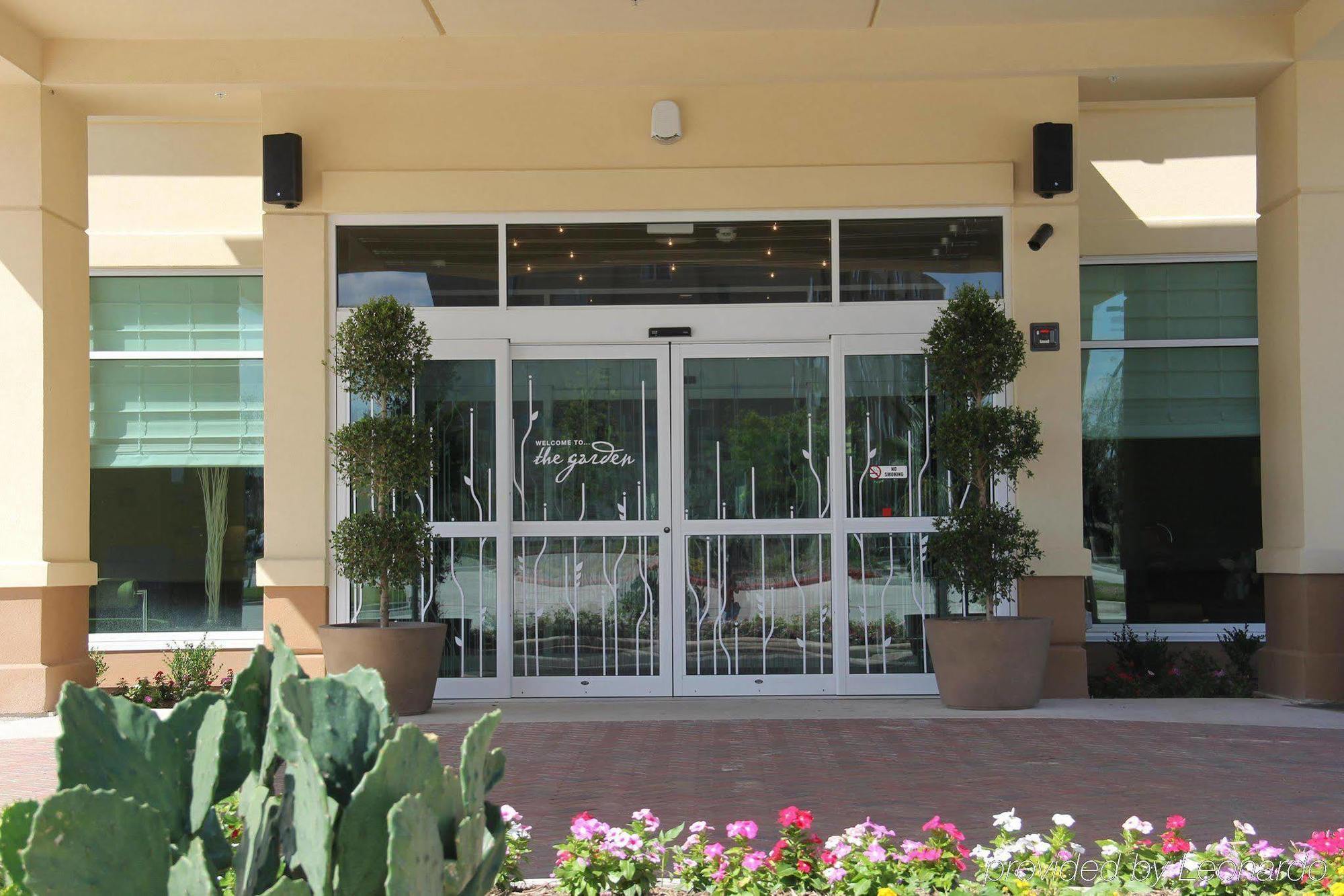 Hilton Garden Inn San Antonio/Rim Pass Drive Exterior photo