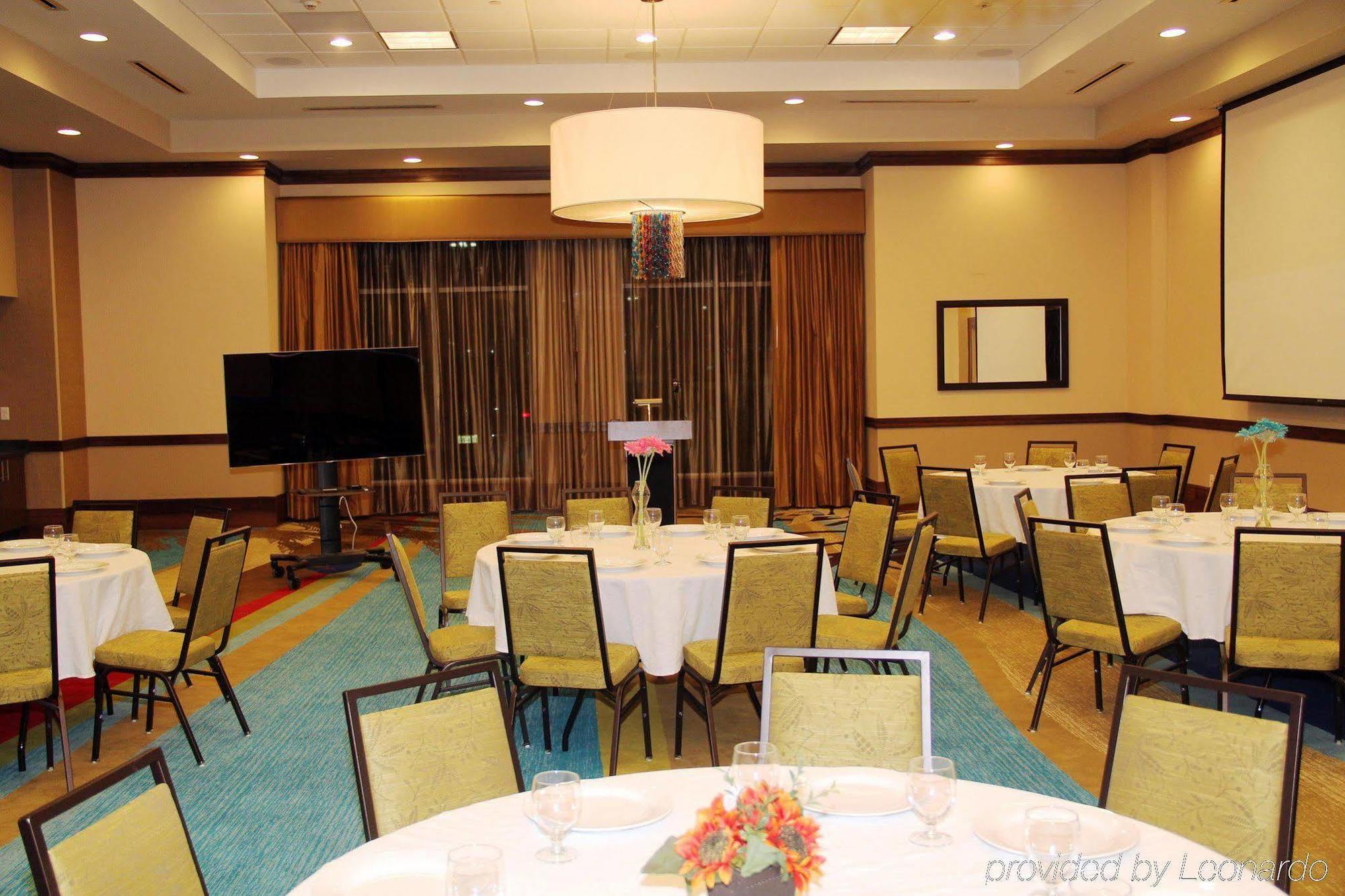 Hilton Garden Inn San Antonio/Rim Pass Drive Exterior photo